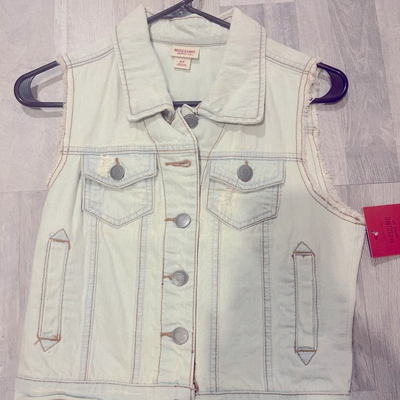 Massimo Supply Co. Light Washed Faded and Slightly Distressed Fitted Vest - Picture 2 of 6